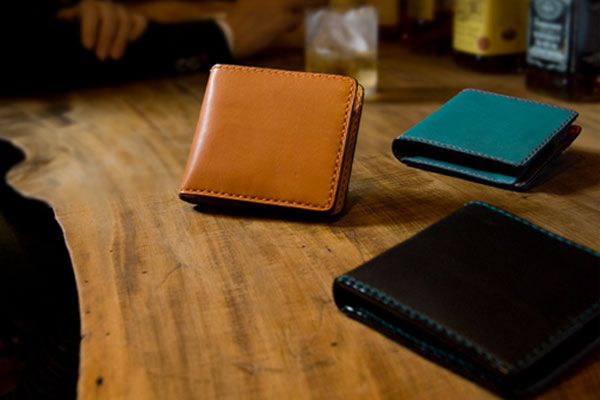 20代男性！ONとOFFで使える革財布、被らないカラー革財布をタイプ別におすすめ＜Vol,2＞