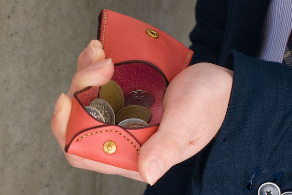好みの長財布が普段の行動からわかる６つのポイント！男性の長財布の使い方